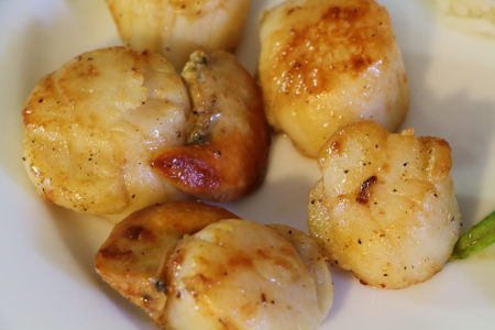 Barbecue grilled scallops