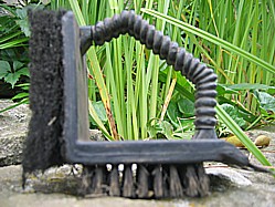 Grill grate cleaning tool