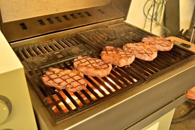 True direct cooking is possible on Grillson pellet grills