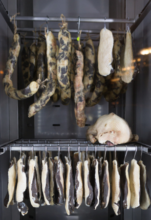 Making Smoked Sausage Hot And Cold Smoking