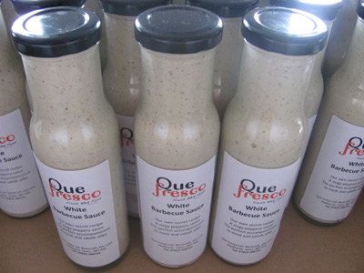 Que Fresco White Barbecue Sauce Bottles