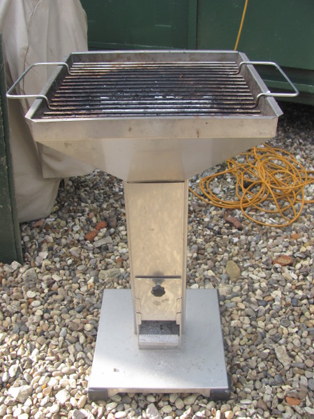 Thueros T2 Pedestal Grill